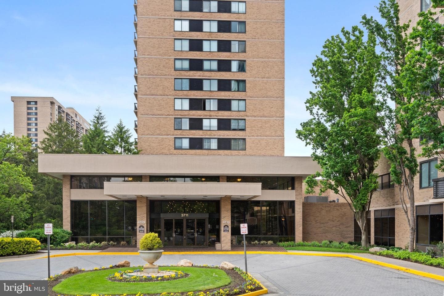 3709 S George Mason Drive #603-East photo 1