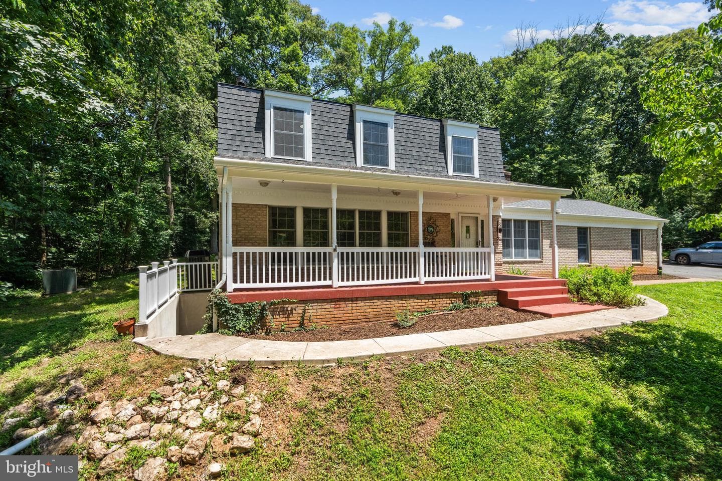 10418 Adel Road photo 1