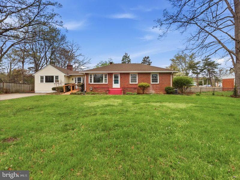 6404 Inwood Drive photo 1