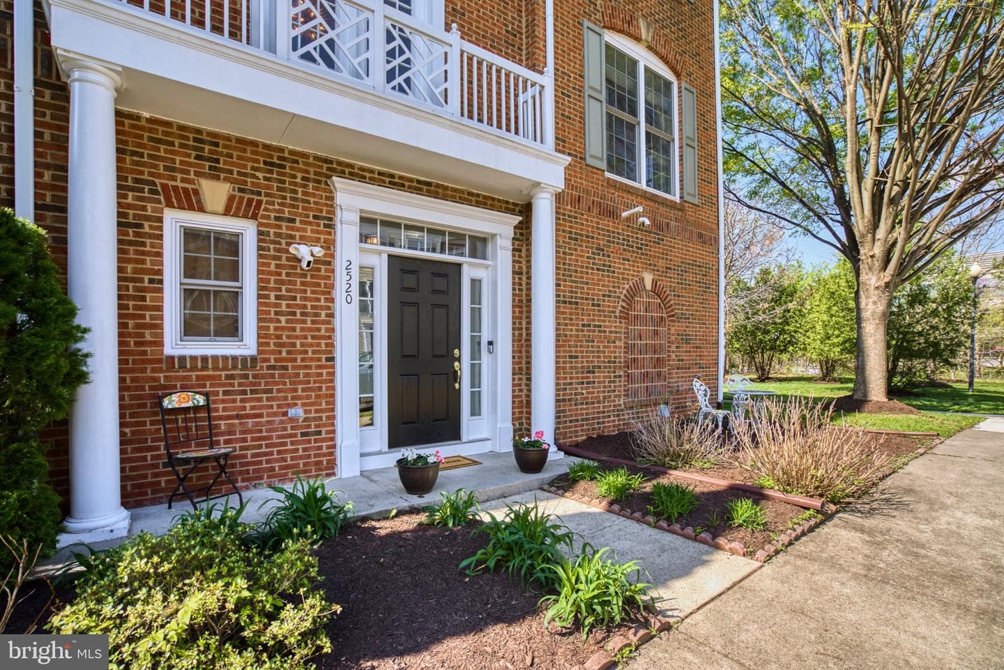 2520 Walnut Leaf Lane