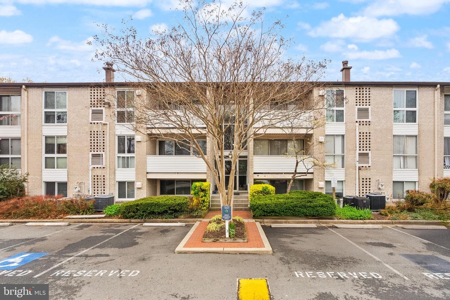 5600 Bloomfield Drive #4