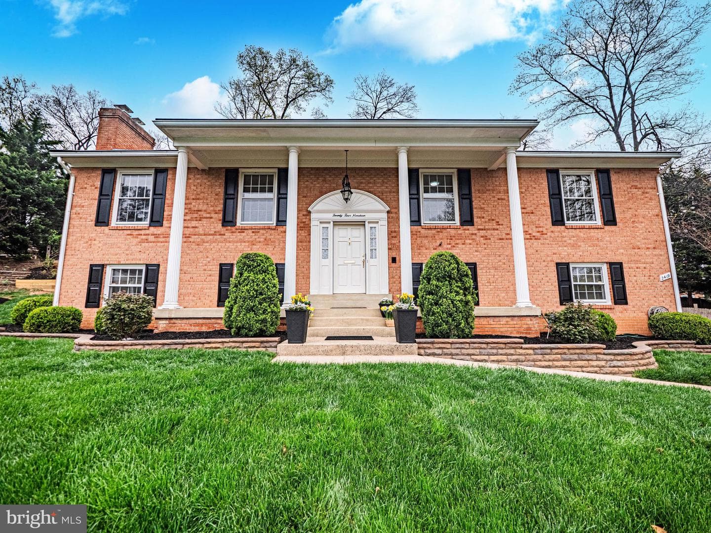 2419 Caron Lane