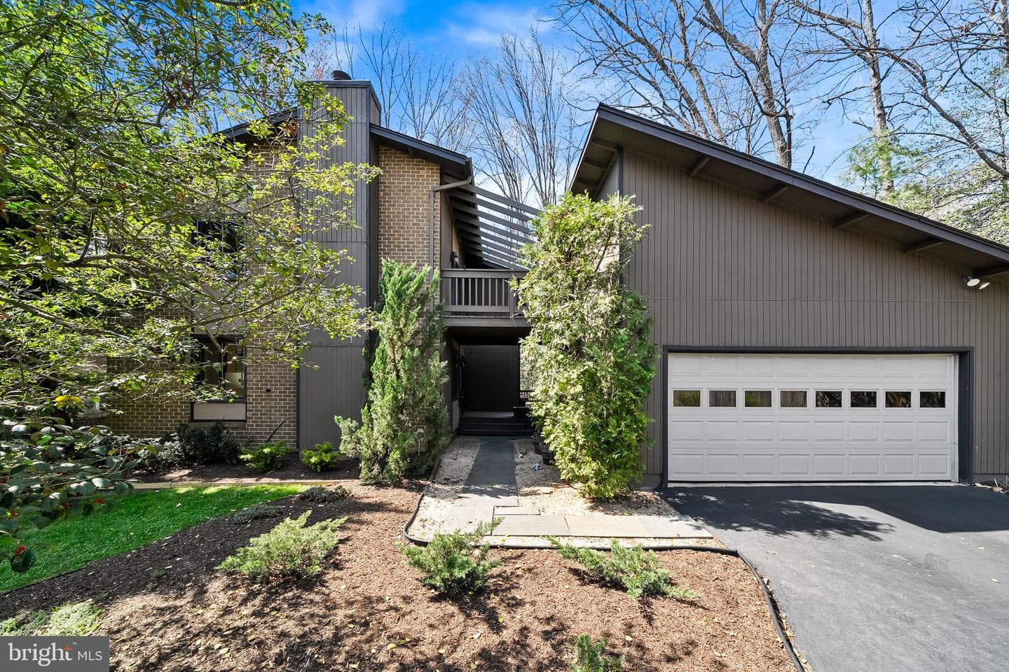 5224 Bradfield Drive