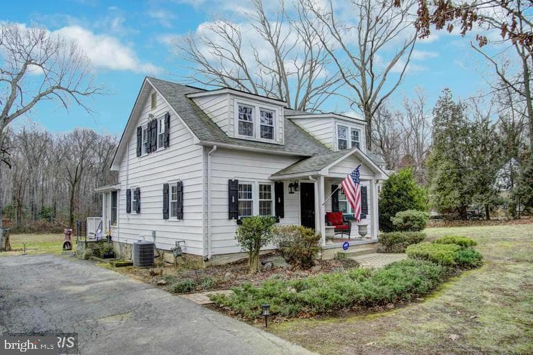 4645 Holly Avenue photo 1