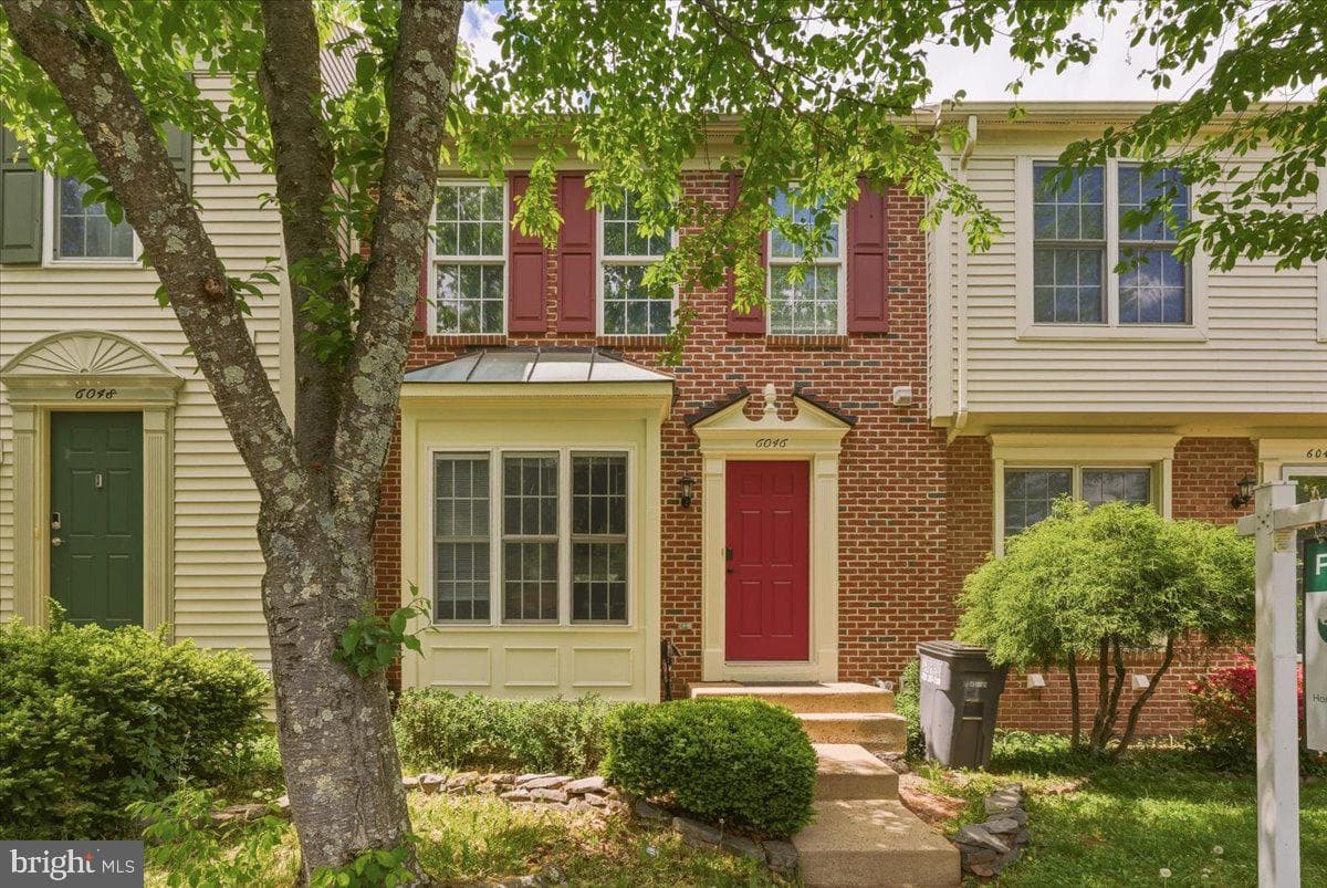 6046 Raina Dr photo 1