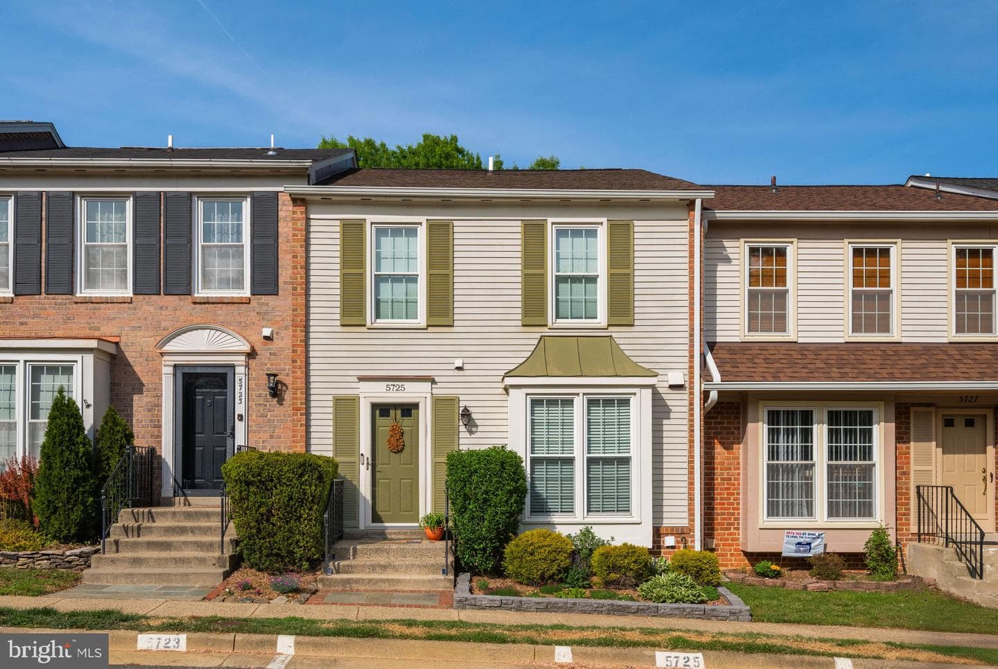 5725 Ridge View Drive