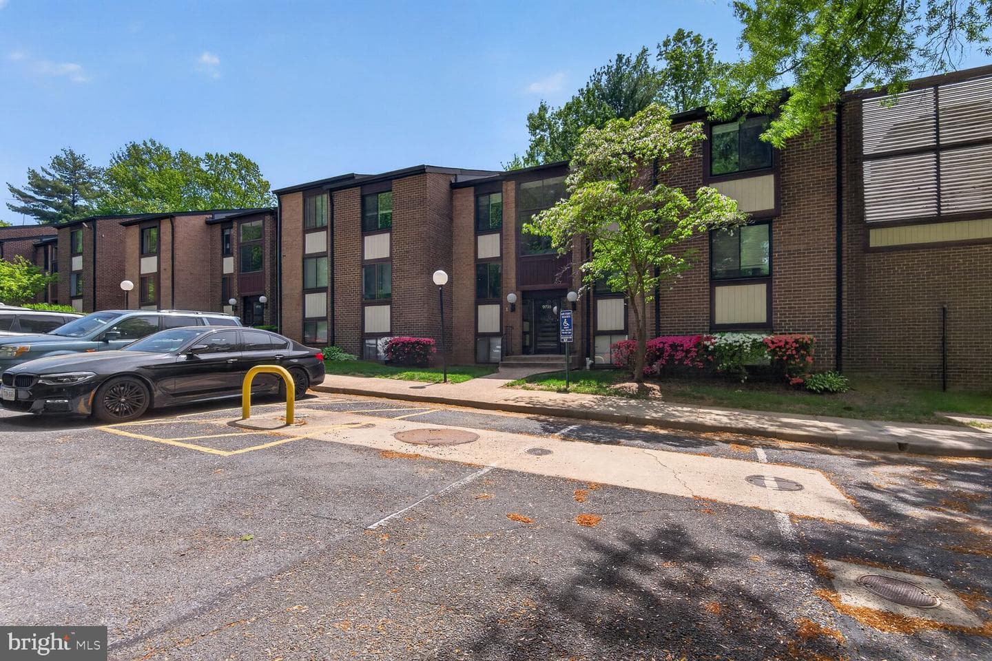 9725 Kings Crown Court #202