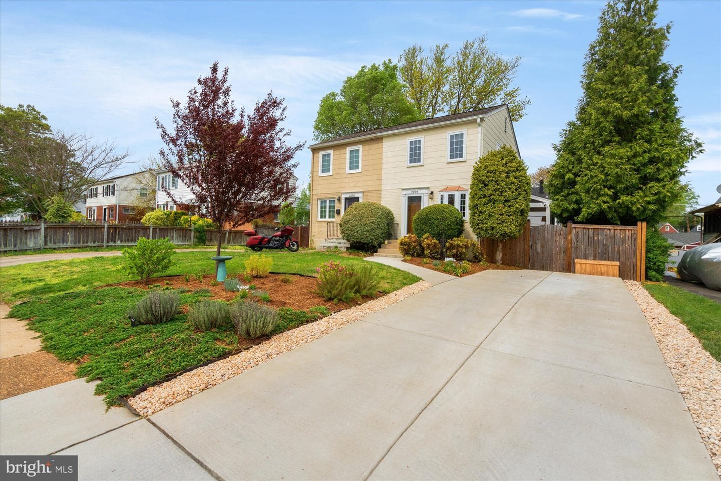 2206 Rollins Drive