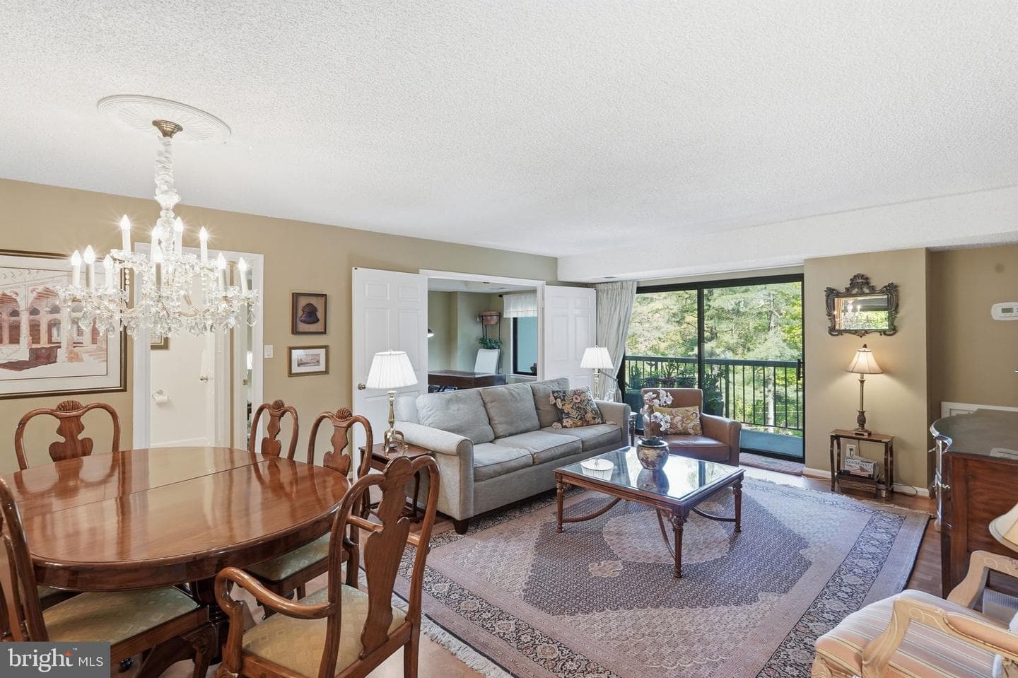 3800 Powell Lane #520