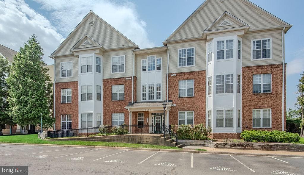 6480 Cheyenne Drive #203