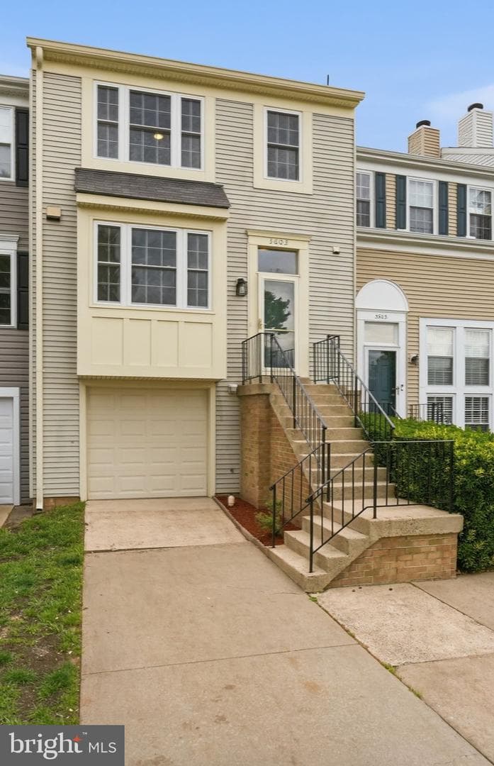 3603 Sweethorn Court