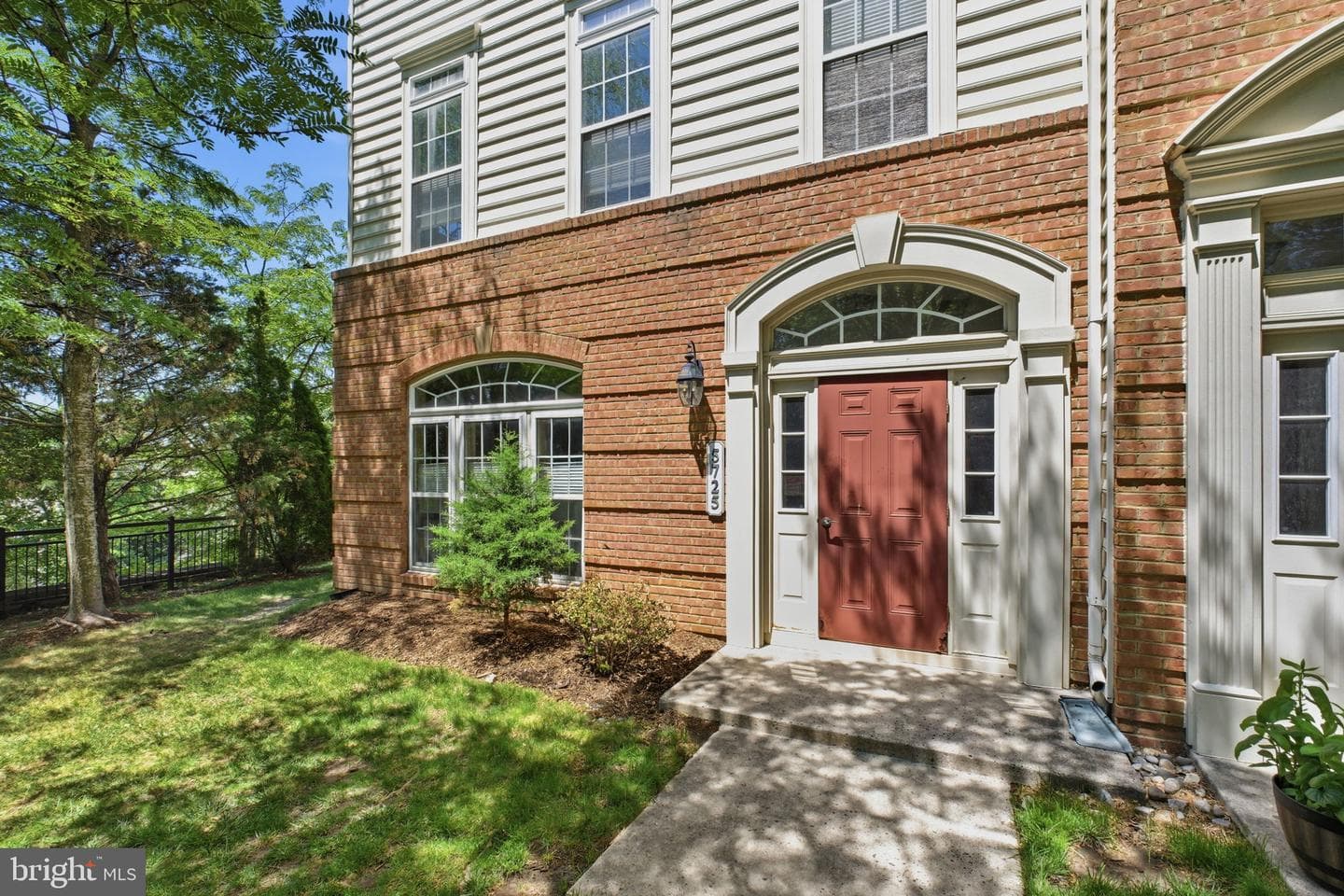 5725 Callcott Way #b