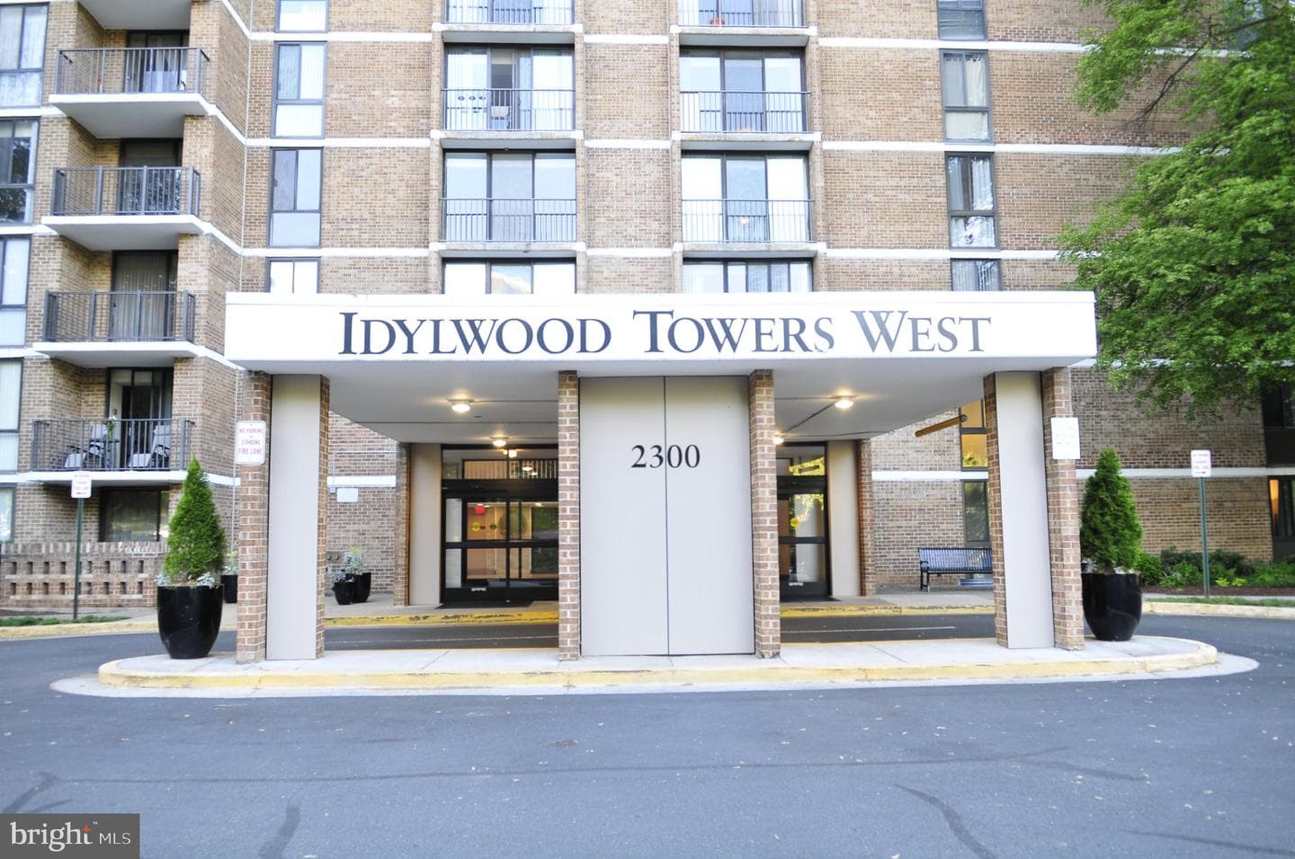 2300 Pimmit Drive #415