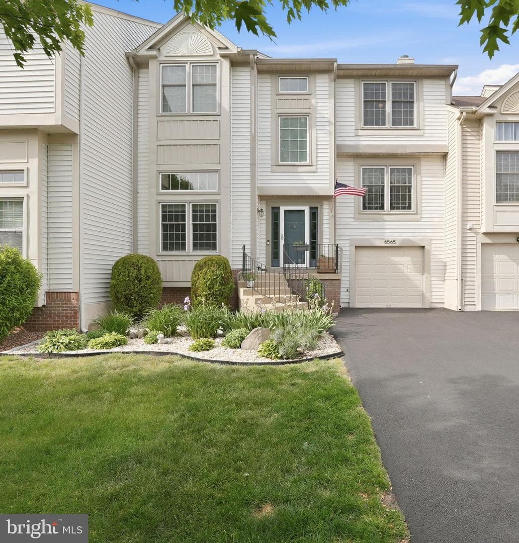 6565 Palisades Drive