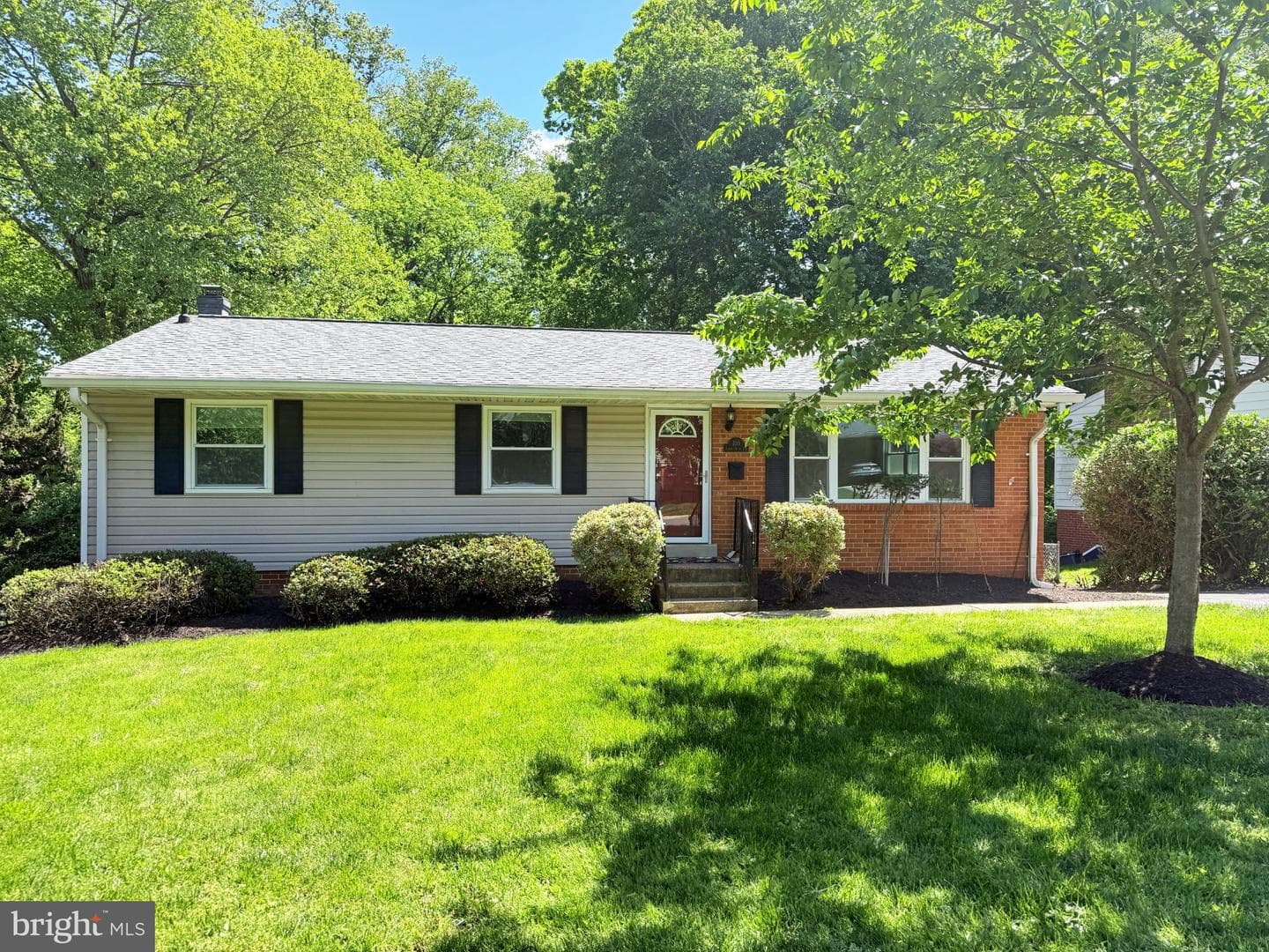 100 James Drive SW
