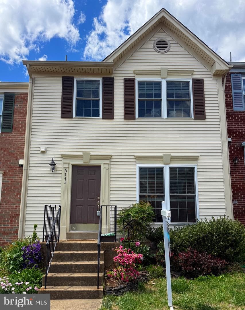 6742 Rockledge Place photo 1