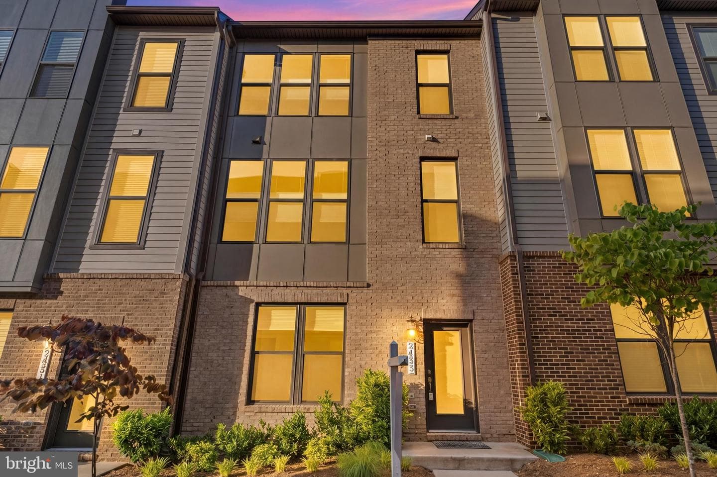 2433 Liberty Loop