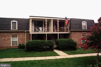 3111 Patrick Henry Dr #621, Falls Church