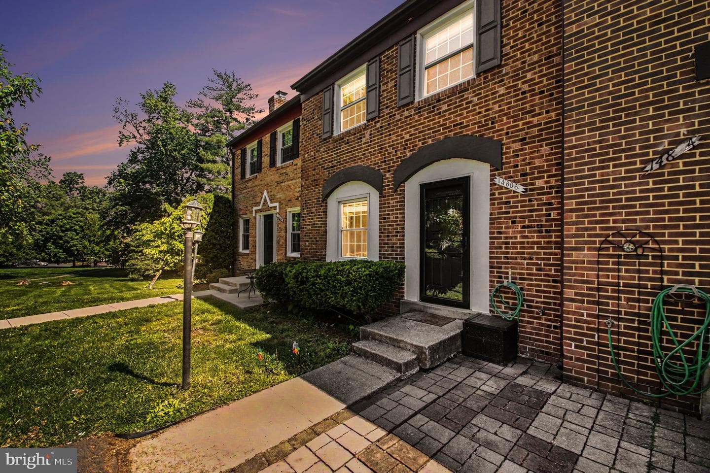 14806 Palmerston Square