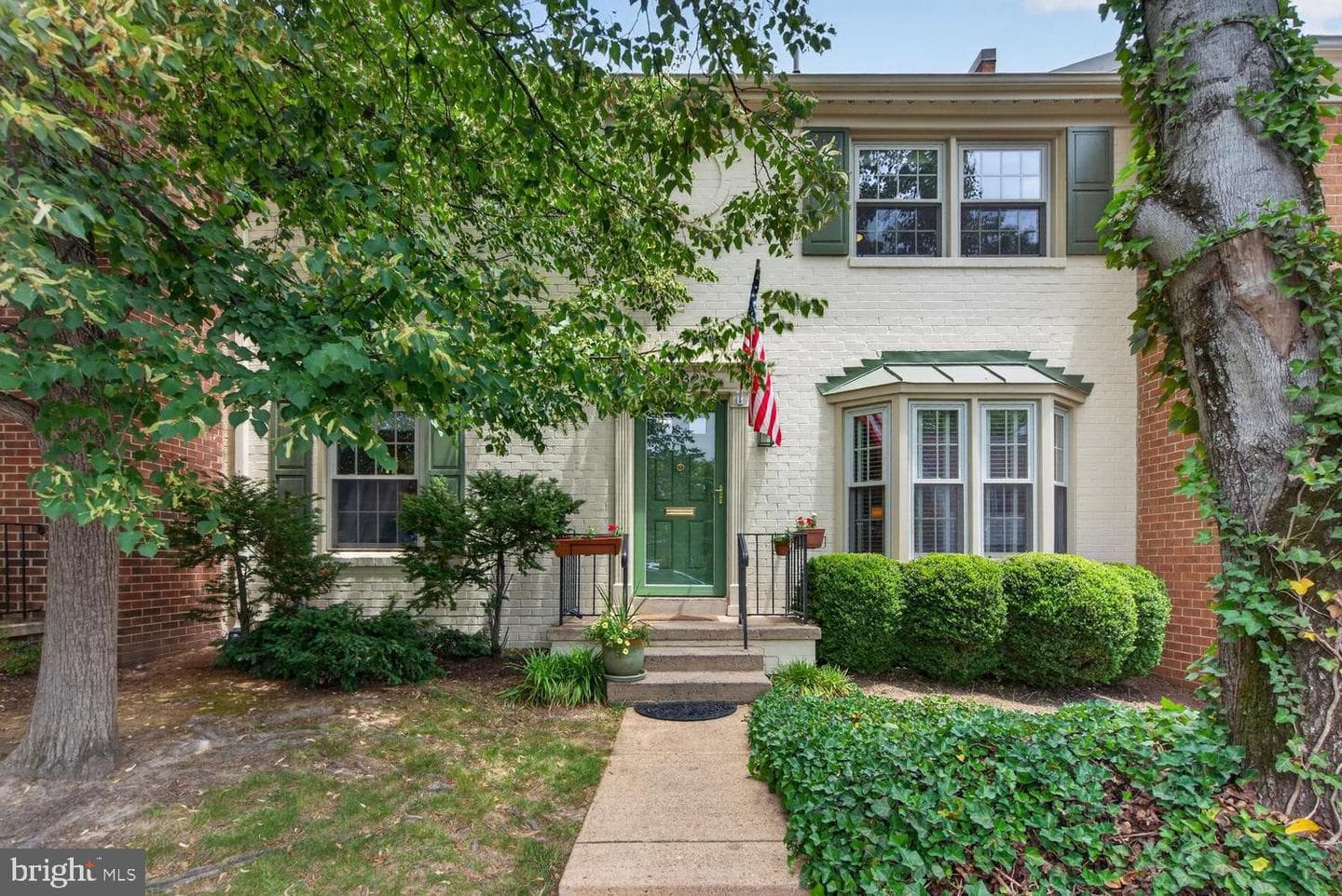 8532 Lakinhurst Lane