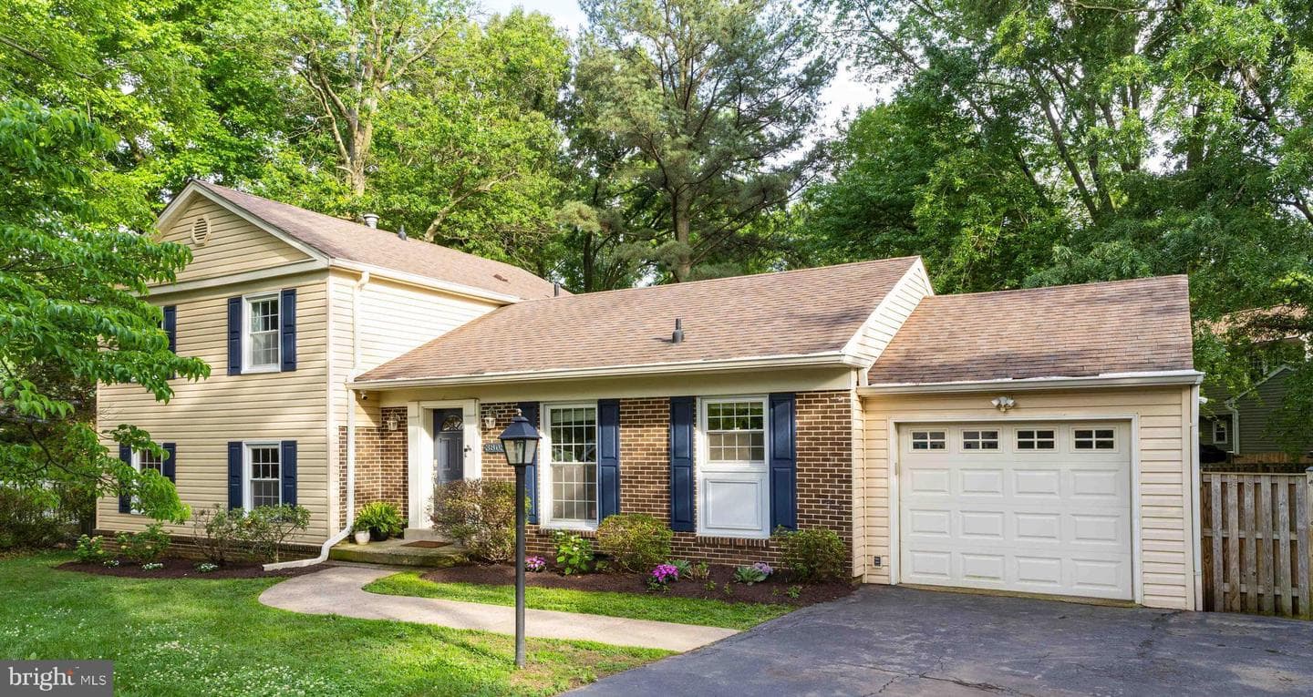 3803 Stoneybrooke Court