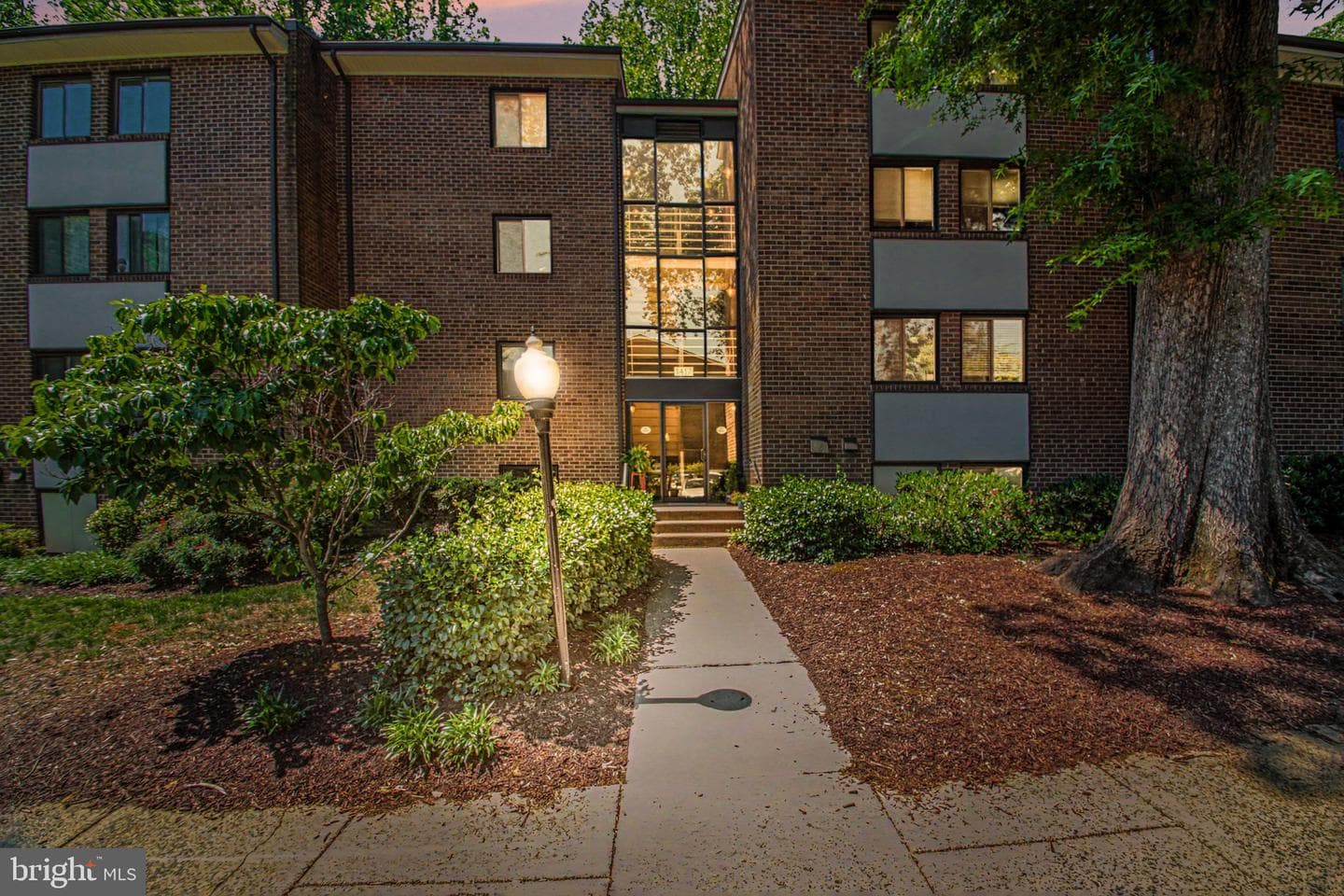 1417 Northgate Square #1a