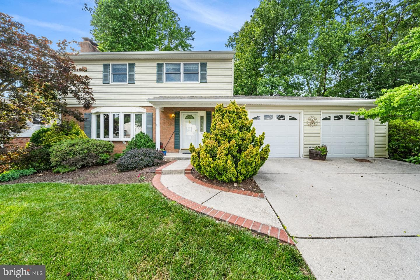 8522 Fairburn Drive