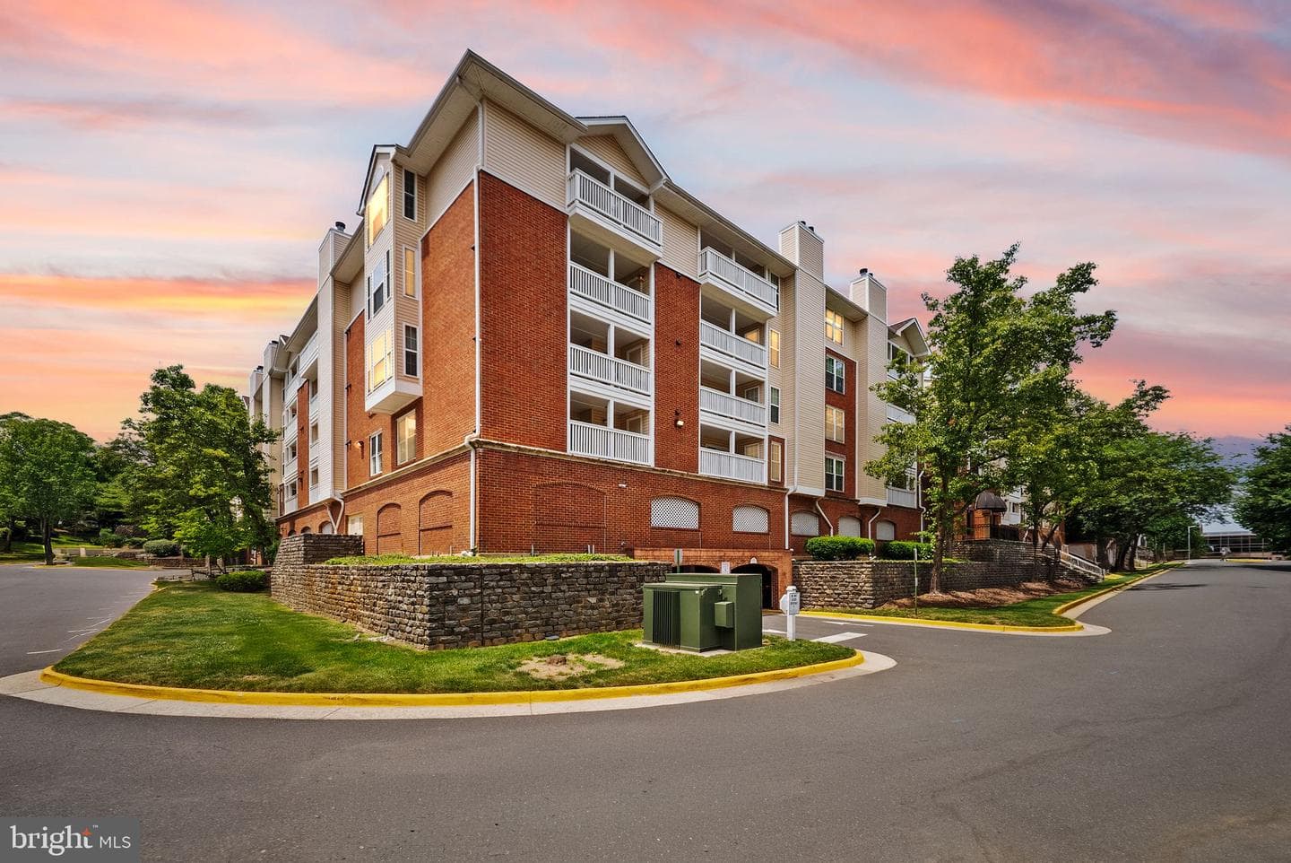 1504 Lincoln Way #323