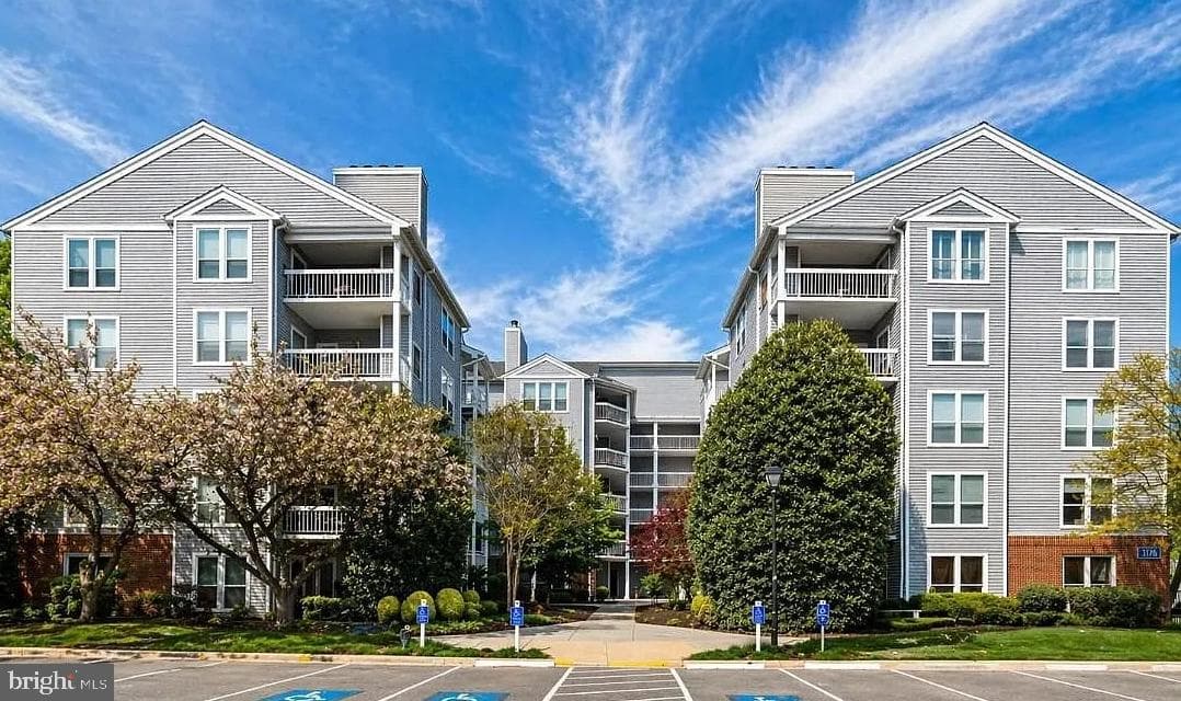 3176 Summit Drive #4-D7