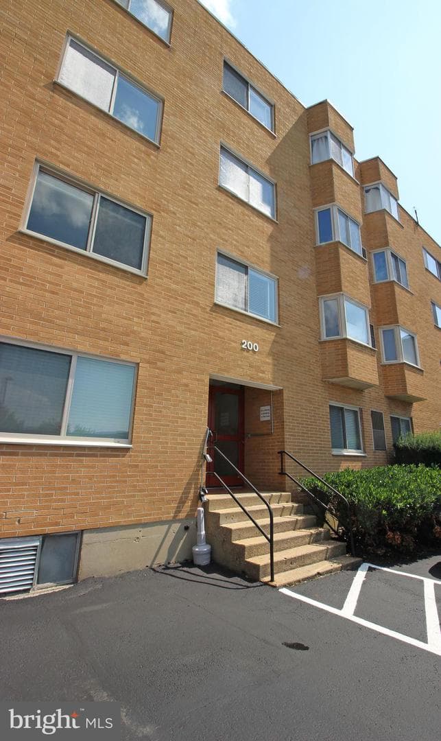 200 Locust Street SE #405