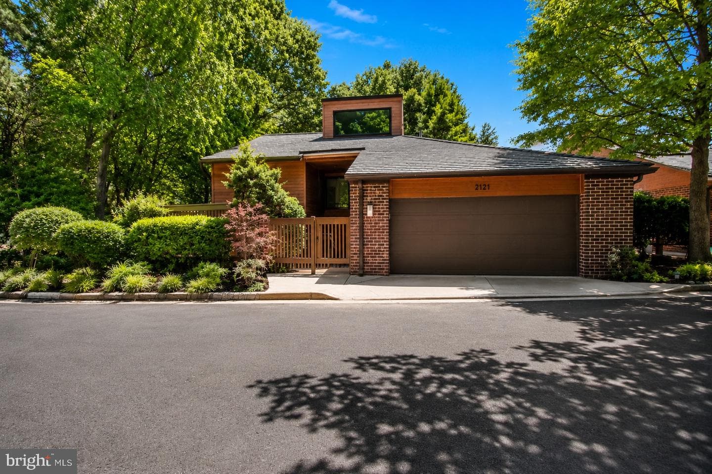 2121 Cabots Point Lane, Reston