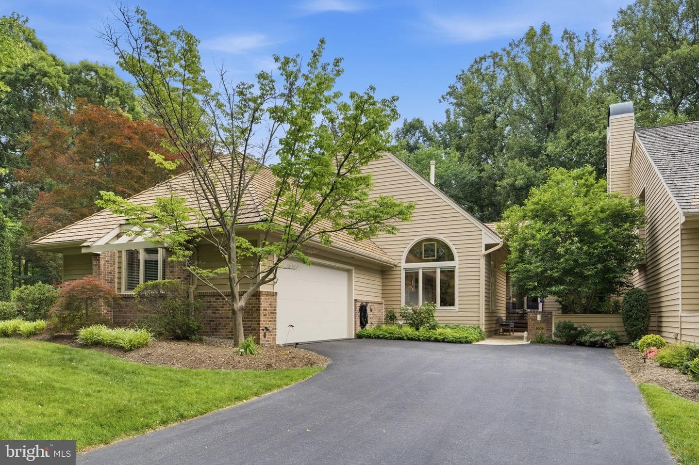 1608 Woodstock Lane