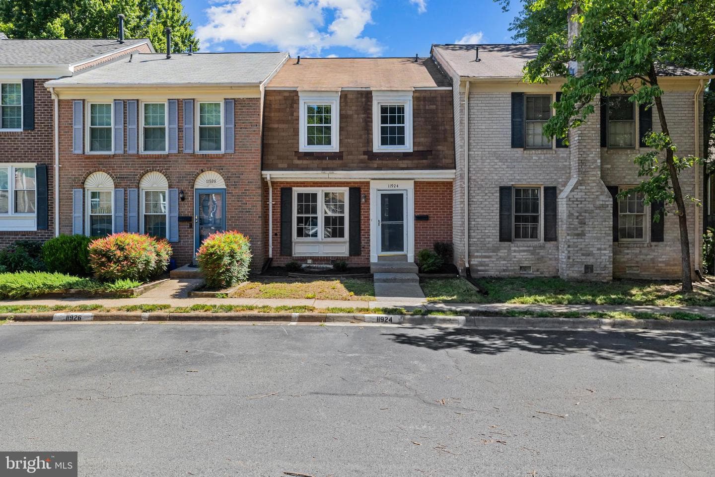 11924 Travistock Court, Reston