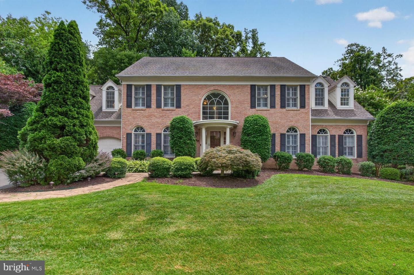 9105 Oak Chase Court