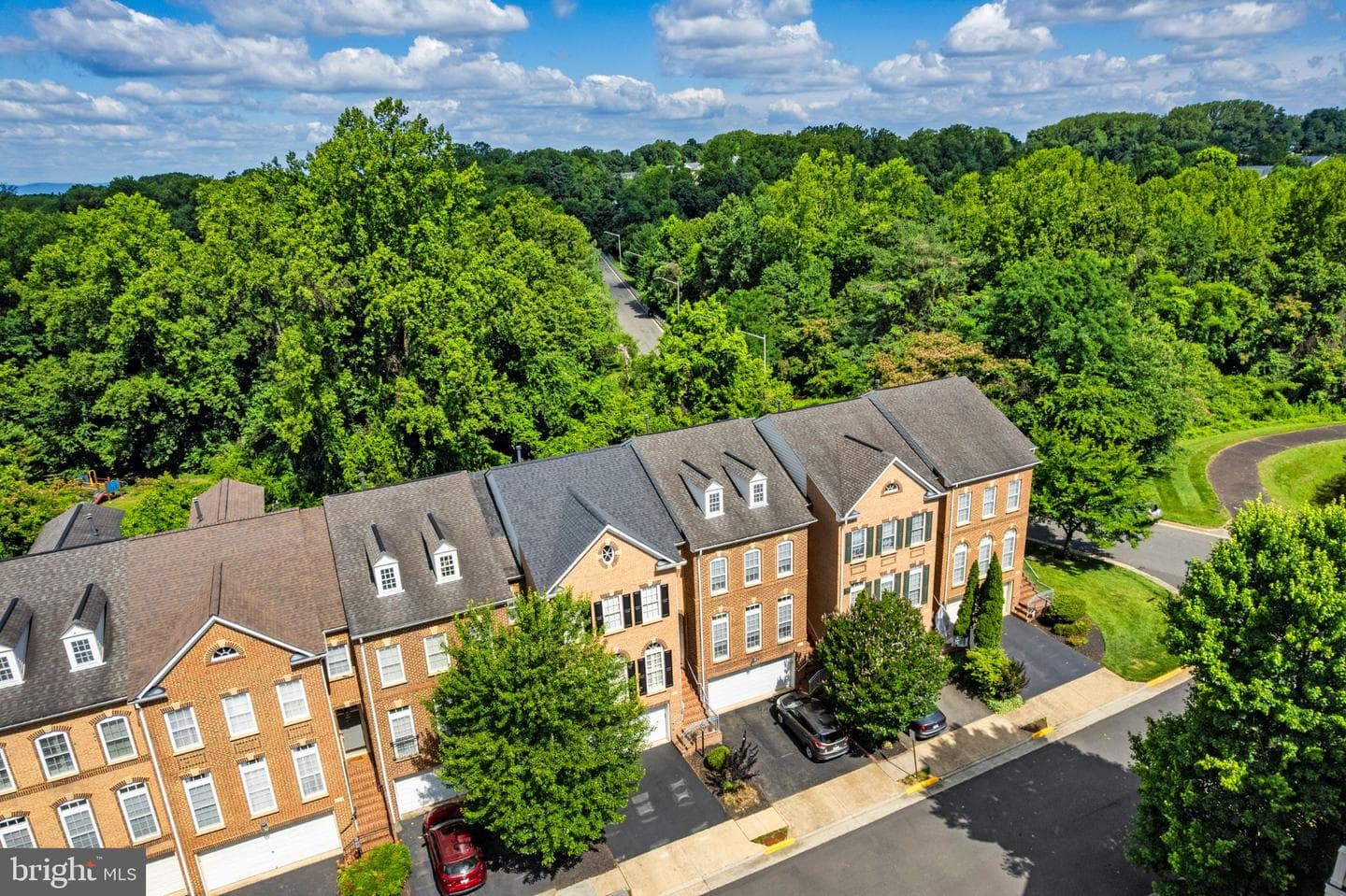 4076 Walnut Cove Circle