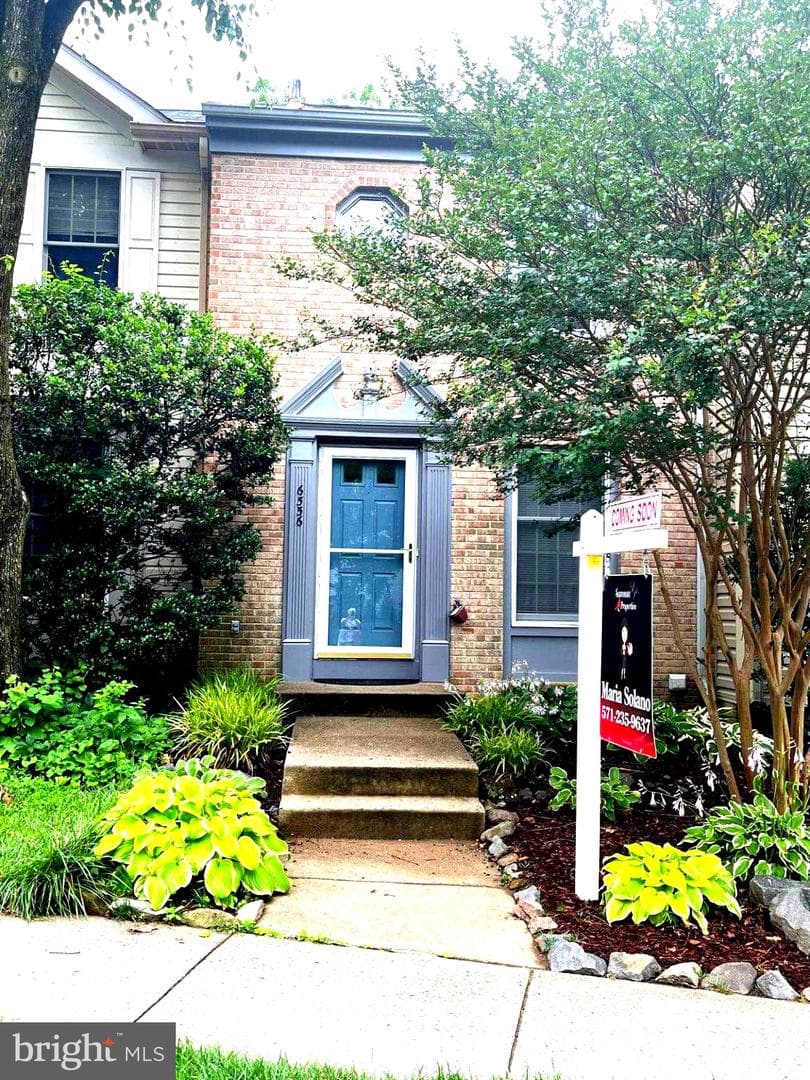 6556 Skylemar Trail, Centreville