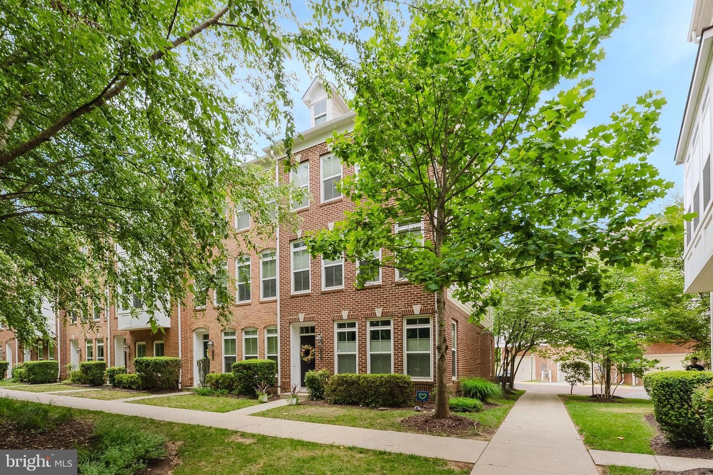 9441 Canonbury Square