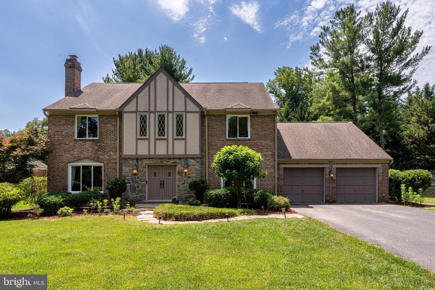 1077 Spring Hill Road, McLean