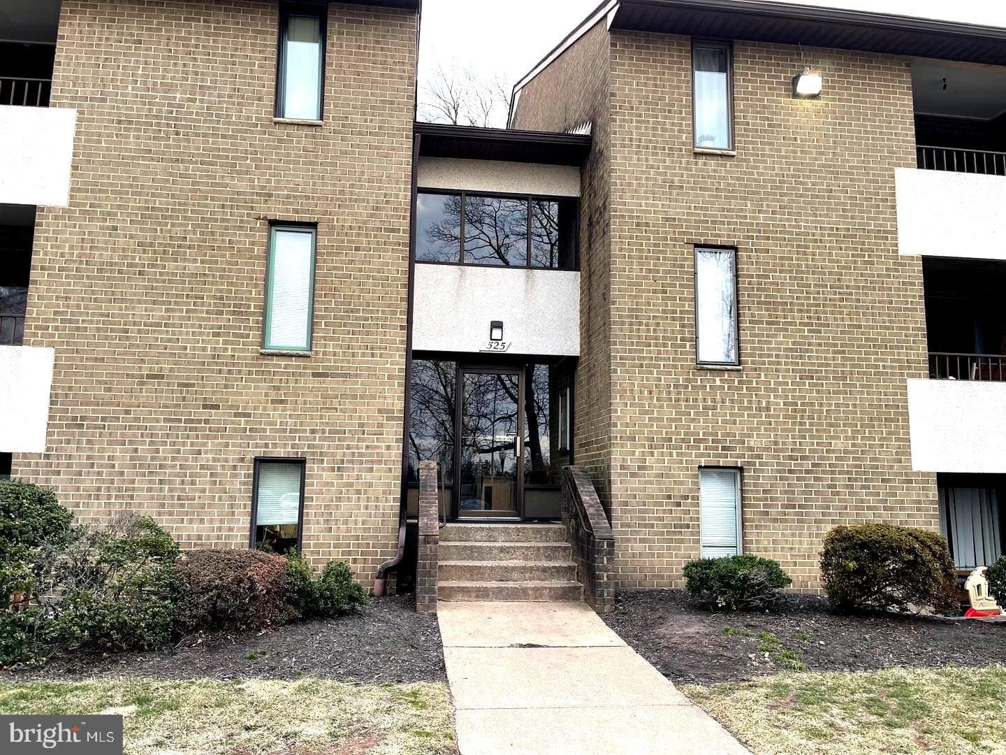 527 Florida Avenue #103, Herndon