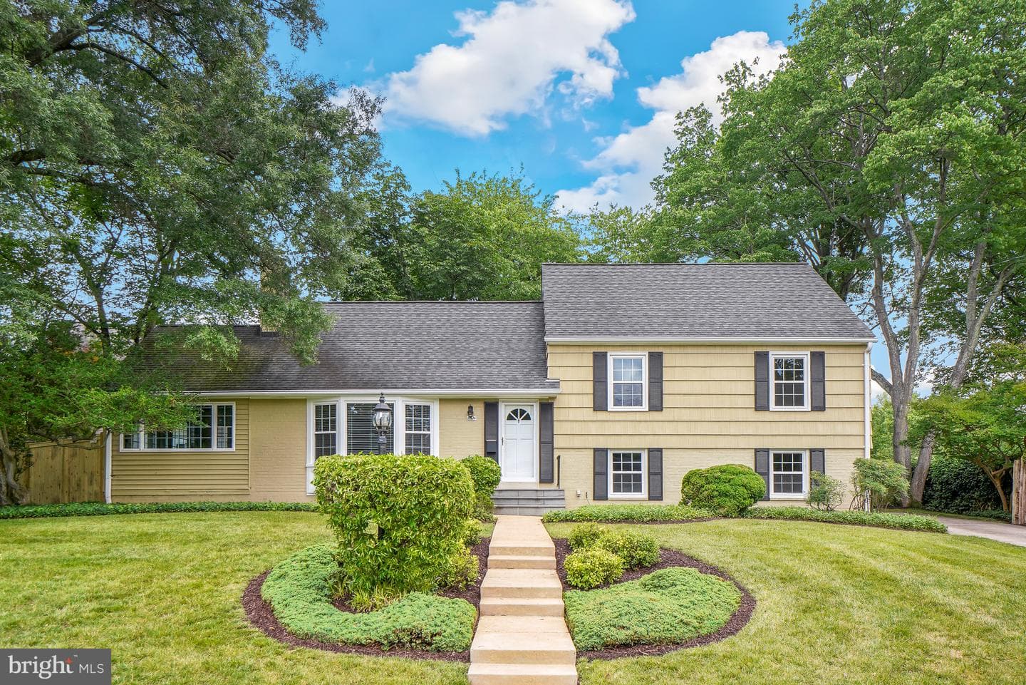 8524 Doter Drive, Alexandria