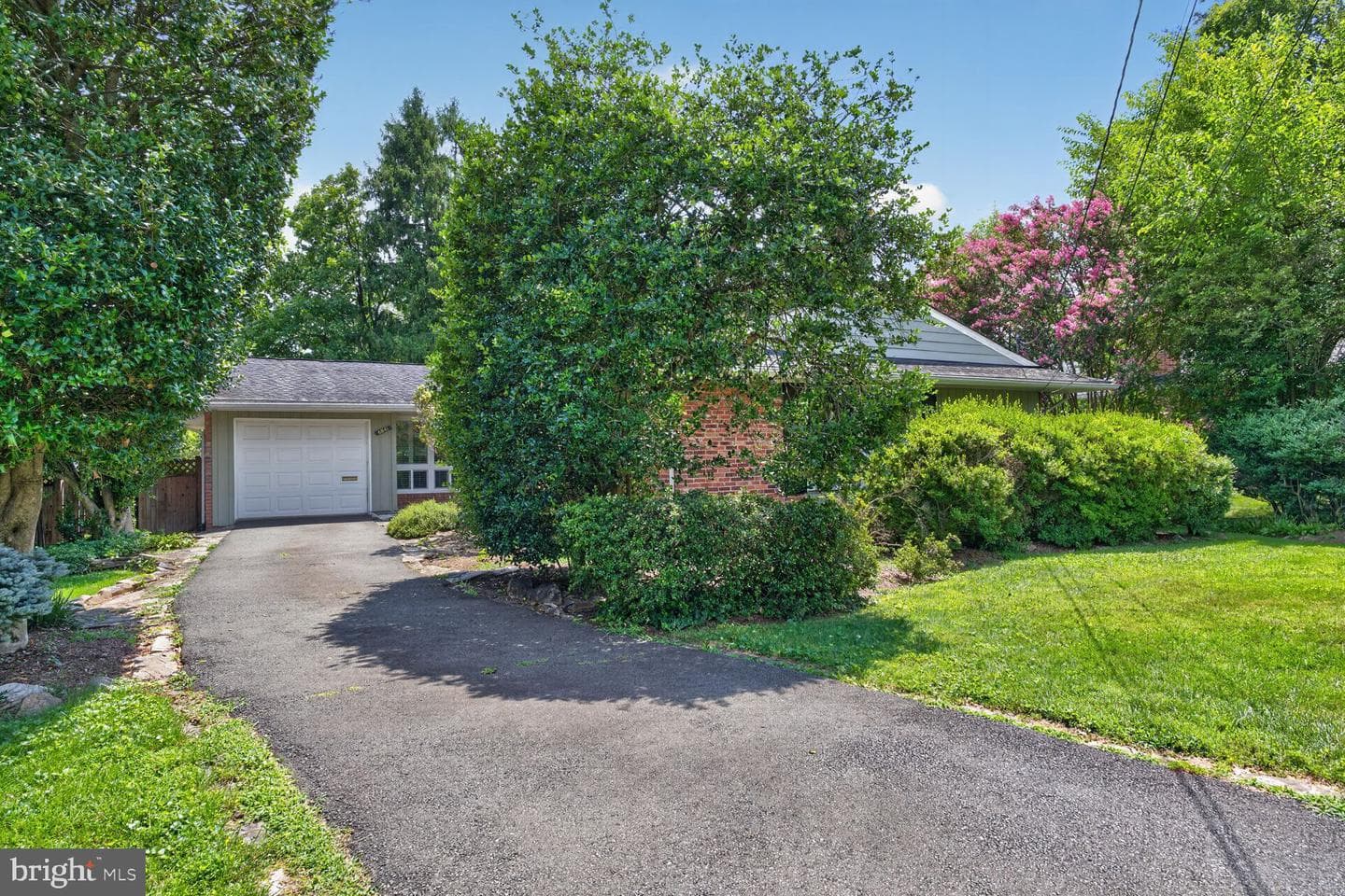 6841 Strata Street, McLean