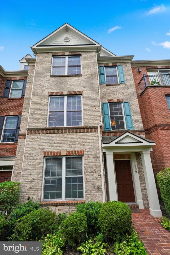 399 Spring Street, Herndon