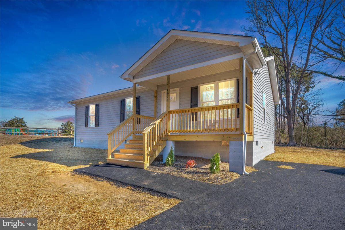 1811 Sunnyside Avenue photo 1