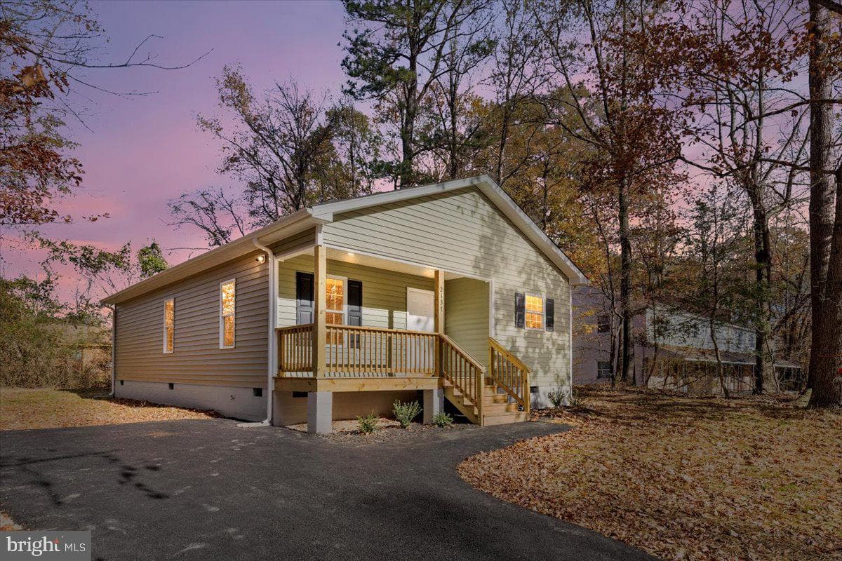 2137 Dublin Street photo 1