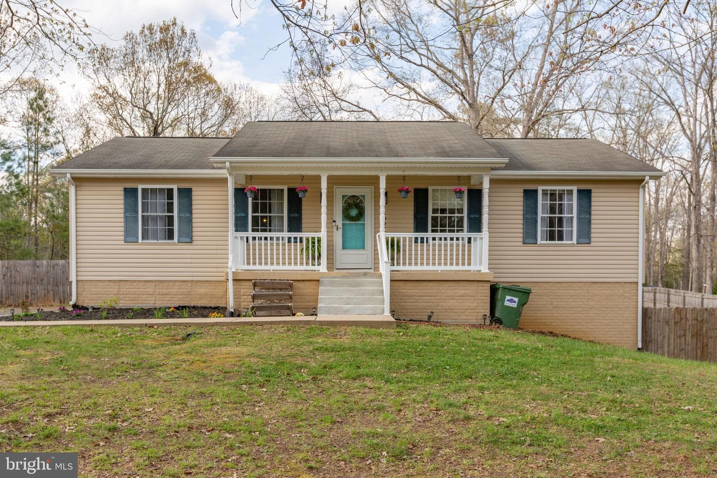 16283 Round Hill Road photo 1