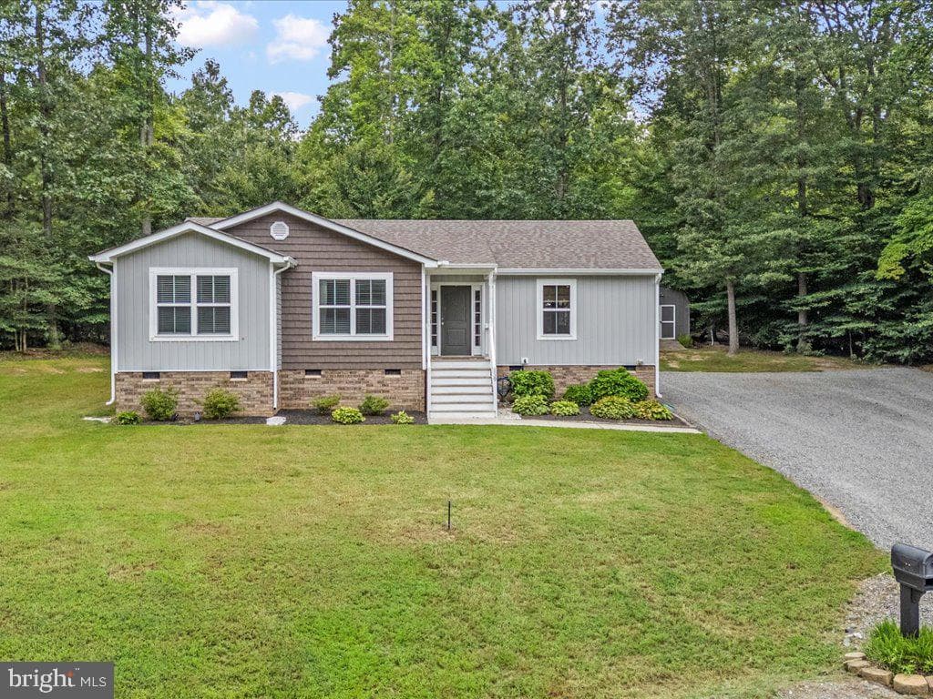 139 Moncuin Court photo 1