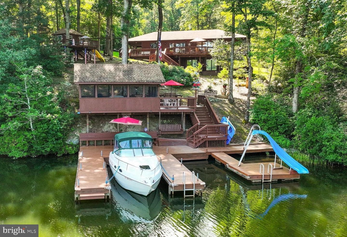 958 Pine Harbour photo 1