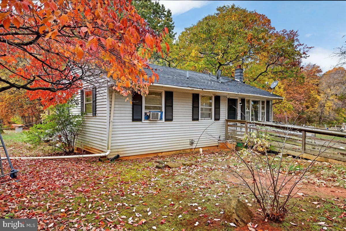 185 Smith Road photo 1