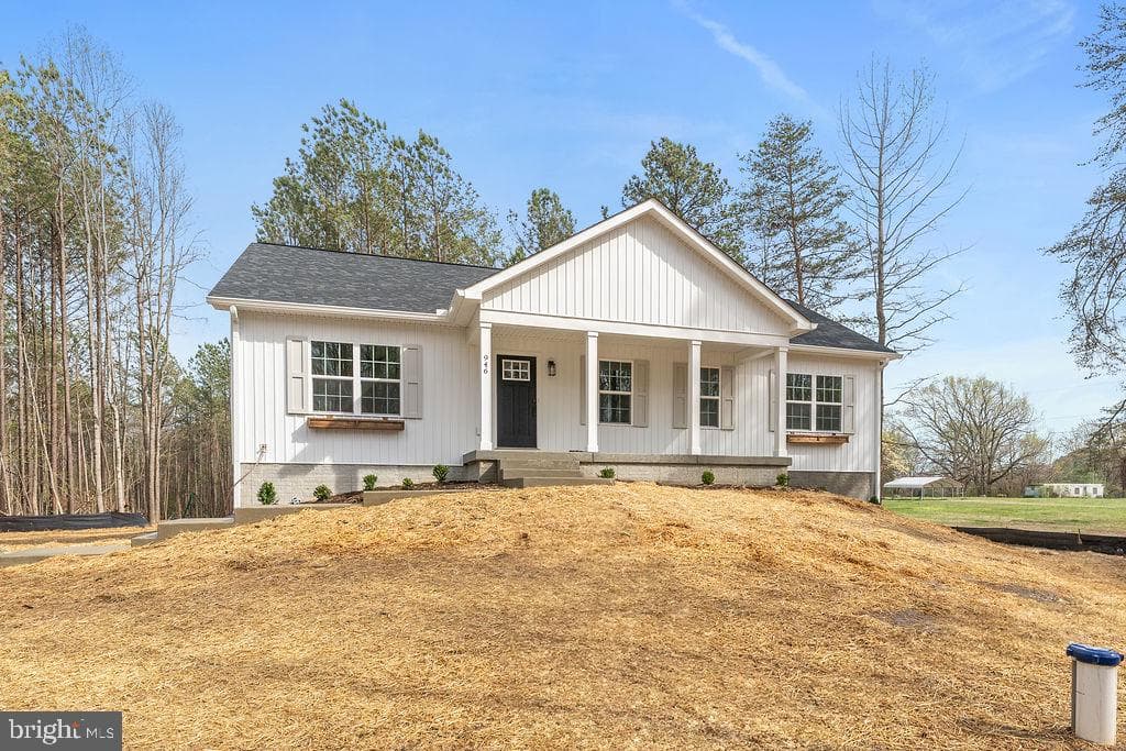 946 Pottiesville Rd photo 1