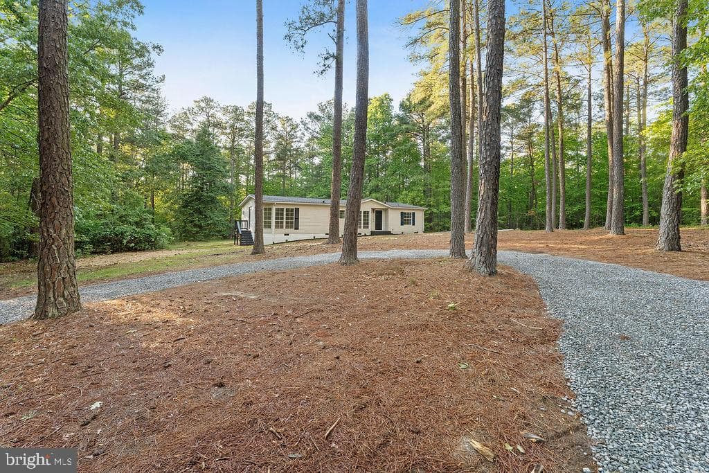 1109 Eastham Road